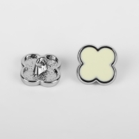 Набор пуговиц на ножке &laquo;Клевер&raquo;, d = 13 мм, 5 шт, цвет белый/серебряный