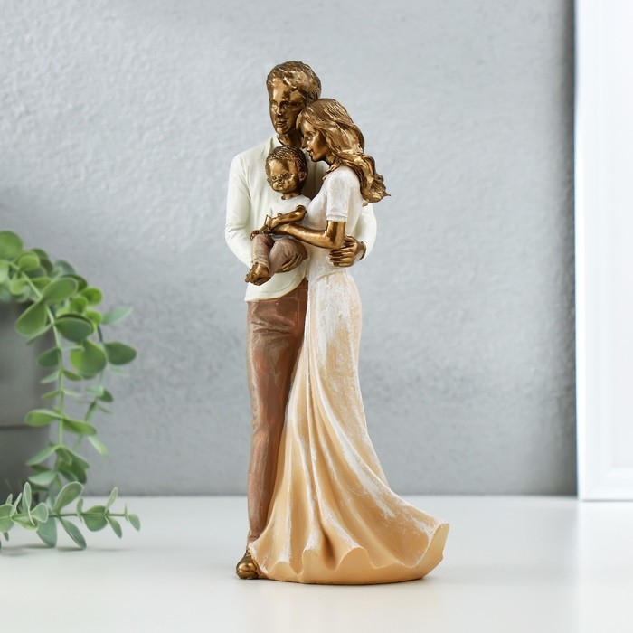 Сувенир полистоун "Родители с малышом" бронза, пастельные оттенки 10,5х9х23,5 см