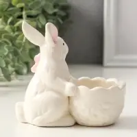 Сувенир керамика подставка "Зайка с цветком" белый 10,5х4,5х10 см