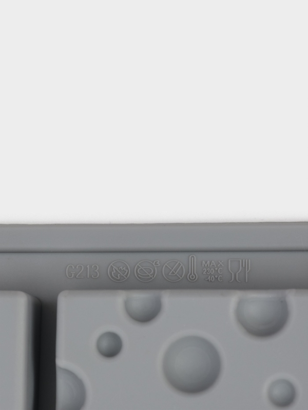 Форма для выпечки и муссовых десертов KONFINETTA «Сыр», силикон, 20 ячеек (5×3см), 30×17,5×1,9 см, серая Форма для выпечки и муссовых десертов KONFINETTA «Сыр», силикон, 20 ячеек (5×3см), 30×17,5×1,9 см, серая