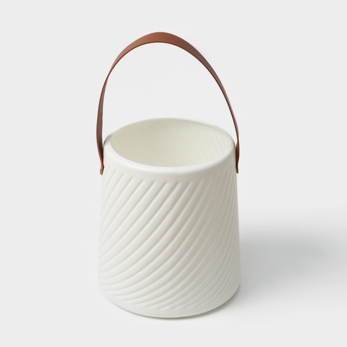 Ваза для цветов LaDо́m &laquo;Ведёрко&raquo;, 2,8 л, 18&times;16,5&times;14 см, цвет белый