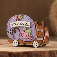 Игольница "Улитка" 8,5х6х7, дуб, сиреневый, дерево Игольница "Улитка" 8,5х6х7, дуб, сиреневый, дерево