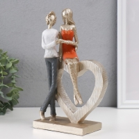 Сувенир полистоун "Влюблённая пара с большим сердцем" 15х7х23,5 см Сувенир полистоун "Влюблённая пара с большим сердцем" 15х7х23,5 см