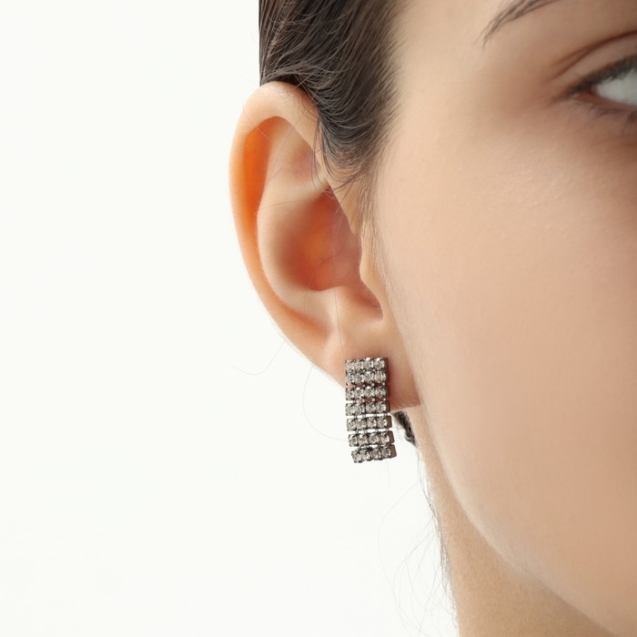 Набор 2 предмета: серьги, чокер &laquo;Лёд&raquo; 4 ряда, цвет белый в сером металле, 44,5 см