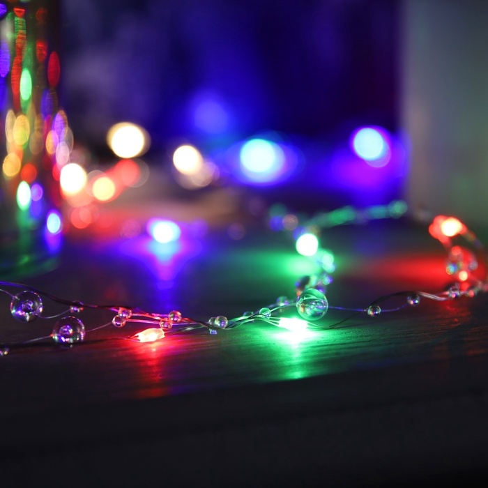 Гирлянда &laquo;Нить&raquo; 5 м роса с насадками &laquo;Шарики&raquo;, IP20, нить серебристая, 50 LED, 8 режимов, свечение мульти, 220 В