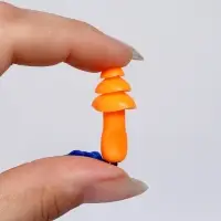 Беруши на шнурке, 3&times;1.7 см, в футляре, фасовка 10 пар, силиконовые, оранжевые