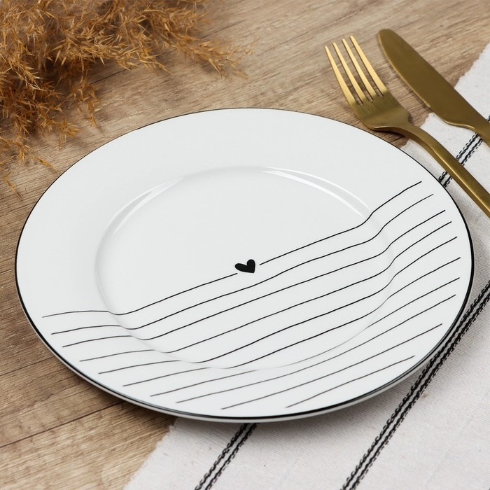 Тарелка керамическая &laquo;С любовью&raquo;, 20 см, цвет белый