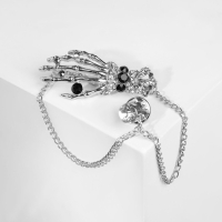 Брошь &laquo;Скелет&raquo; с цепочкой, цвет чёрно-белый в серебре