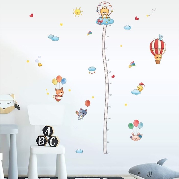 Наклейка пластик интерьерная цветная ростомер Наклейка пластик интерьерная цветная ростомер "Зверята в облаках" 45x60 см