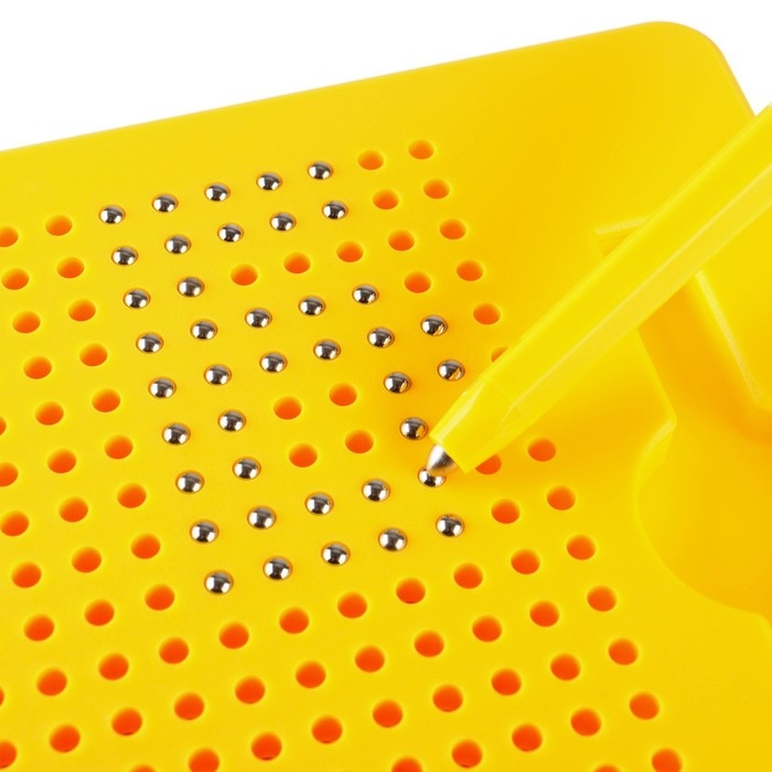 Планшет обучающий «Магнитное рисование: Лео и Тиг», 380 отверстий, цвет жёлтый Планшет обучающий «Магнитное рисование: Лео и Тиг», 380 отверстий, цвет жёлтый