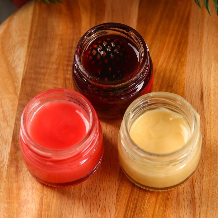 Набор &laquo;Счастливый новый год&raquo;: 2 крем-меда и варенье с шишками по 30 г.