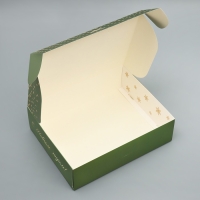 Коробка подарочная новогодняя складная &laquo;Чудеса случаются&raquo;, 31 х 24.5 х 9 см, Новый год