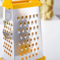 Тёрка «Комфорт», 4 грани и контейнер 450 мл, 11×8,5×27 см, цвет МИКС Тёрка «Комфорт», 4 грани и контейнер 450 мл, 11×8,5×27 см, цвет МИКС