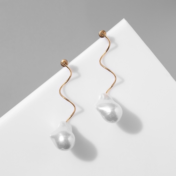 Серьги с жемчугом &laquo;Бусина&raquo; спираль, цвет золото