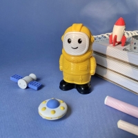 Точилка 2 отверстия с контейнером "Космонавт", с ластиком, МИКС Точилка 2 отверстия с контейнером "Космонавт", с ластиком, МИКС