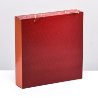 Коробка под 8 конфет + шоколад, с окном, "Армейские звезды", 17,7 х 17,85 х 3,85 см Коробка под 8 конфет + шоколад, с окном, "Армейские звезды", 17,7 х 17,85 х 3,85 см