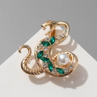 Новый год! Символ года 2025! Брошь "Змея" с жемчужиной, цвет бело-зелёный в золоте Новый год! Символ года 2025! Брошь "Змея" с жемчужиной, цвет бело-зелёный в золоте