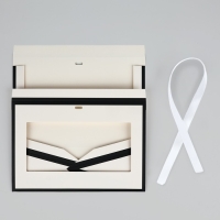 Складная коробка для цветов с окном &laquo;Счастье&raquo;, белая, 16 х 27 х 9 см