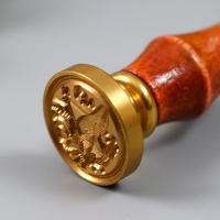 Печать для сургуча с деревянной ручкой "Кашалот в космосе" 9х3х3 см