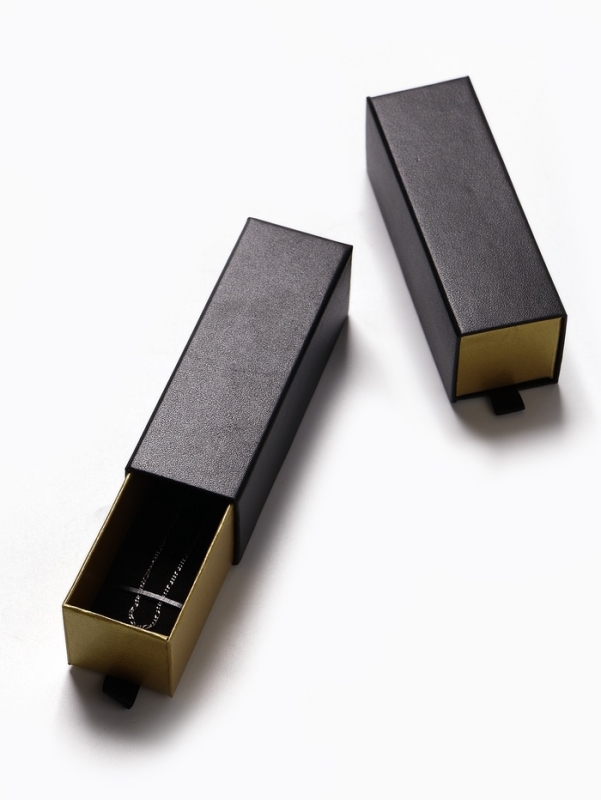 Коробочка подарочная под набор "Помада",4*12*4 см,  цвет чёрный