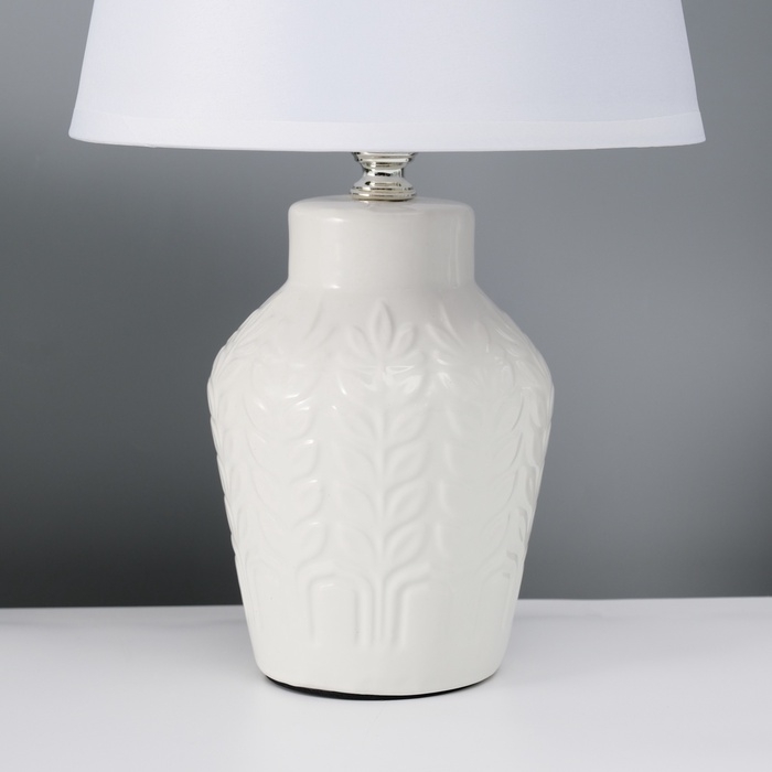 Настольная лампа с абажуром RISALUX &laquo;Лиам&raquo;, Е14, 40 Вт, белый, 20&times;20&times;31 см