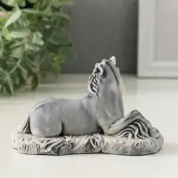 Сувенир "Лошадь лежащая" 7 см