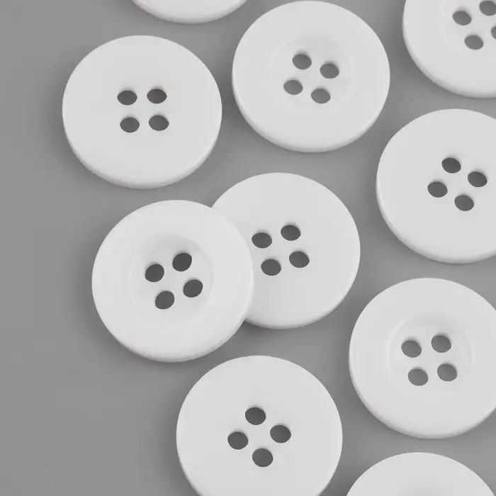 Пуговицы, 4 прокола, d=18 мм, набор 10 шт., белые