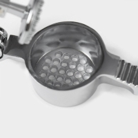 Пресс для чеснока Доляна &laquo;Велес&raquo;, 16,5 см, цвет МИКС