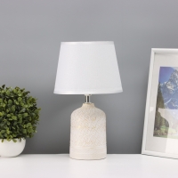 Лампа настольная "Узор" 1х40Вт Е14 белый 20х20х34см Лампа настольная "Узор" 1х40Вт Е14 белый 20х20х34см