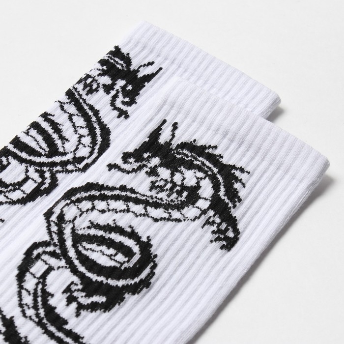 Носки, цвет белый/черный дракон, р-р 27 Носки, цвет белый/черный дракон, р-р 27