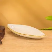 Подставка под благовония "Длинный лист" керамика, цв. белый, 17х7х1,5 см