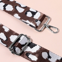 Ручка для сумки &laquo;Орнамент леопард&raquo;, стропа, с карабинами, 139 &plusmn; 3 &times; 3,8 см, цвет молочный