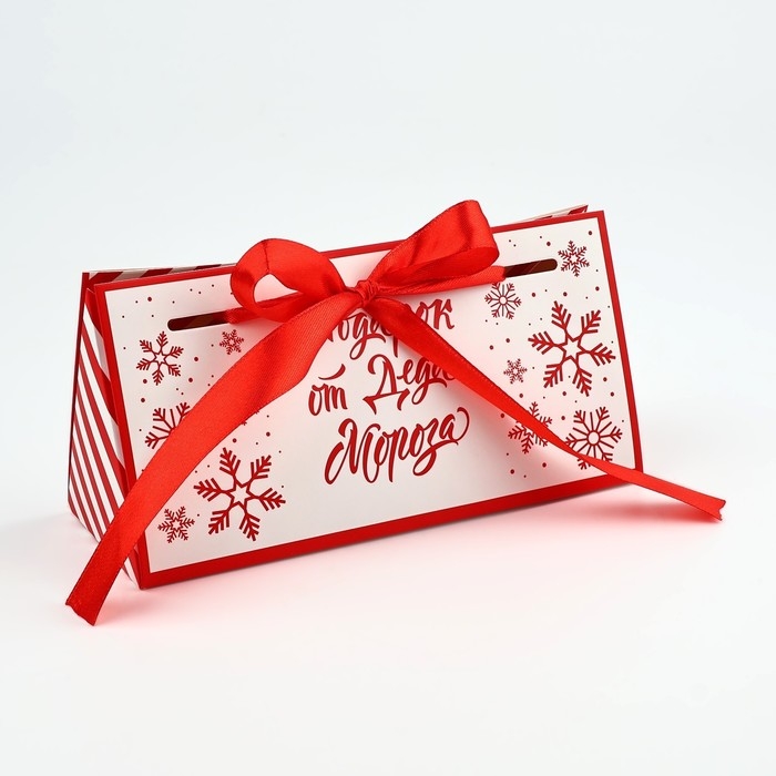 Коробка подарочная &laquo;Подарок от Деда Мороза&raquo;, 20 х 9.5 х 7.5 см