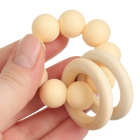 Прорезыватель силиконовый с деревянным кольцом, цвет бежевый, Mum&Baby