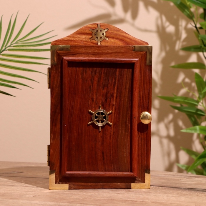 Ключница "Штурвал" 18х9х30 см, дерево шишам