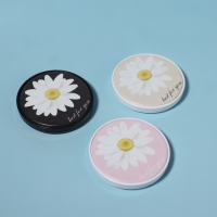 Зеркало складное &laquo;Ромашки&raquo;, d = 7 см, с увеличением, цвет МИКС