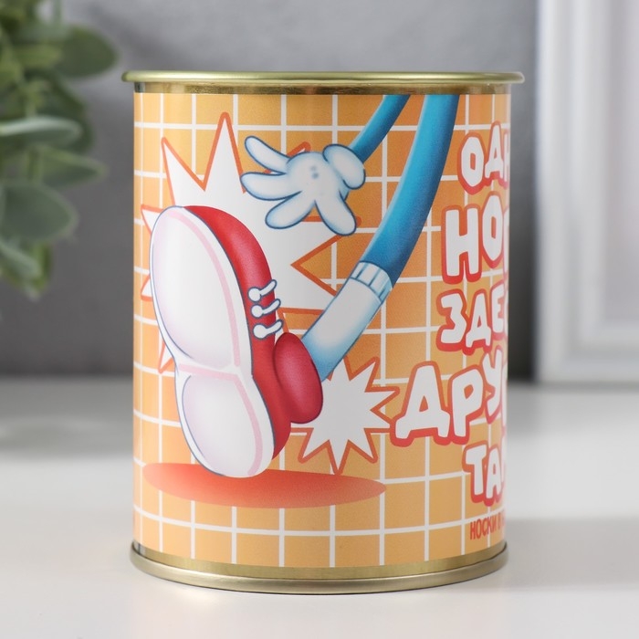 Носки с принтом в банке Носки с принтом в банке "Одна нога здесь, другая там!" (внутри носки мужские)