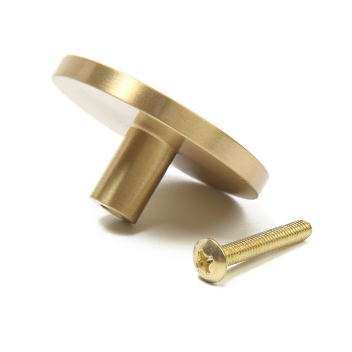 Ручка-кнопка CAPPIO, d=44 мм, h=20 мм., латунь, цвет золото Ручка-кнопка CAPPIO, d=44 мм, h=20 мм., латунь, цвет золото