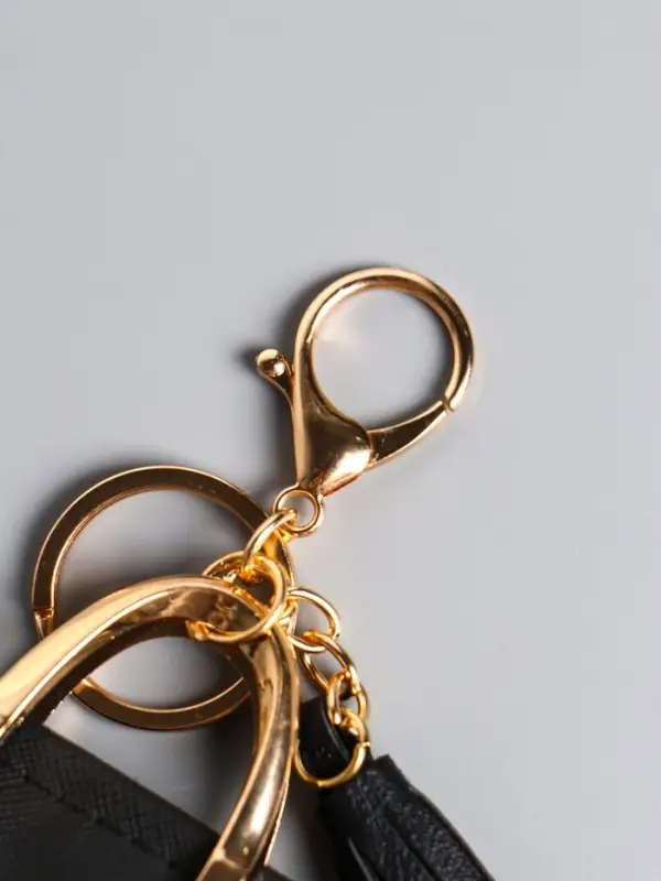 Брелок кожзам с карабином, с кистью "Сумка тоут" чёрная 6,5х3х7 см