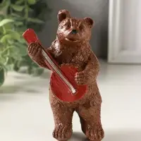 Статуэтка "Медведь с домрой" 11х7 см, коричневый