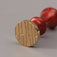 Печать для сургуча с пластиковой ручкой "Сердечки на нитях" 6,3х2,5х2,5 см Печать для сургуча с пластиковой ручкой "Сердечки на нитях" 6,3х2,5х2,5 см