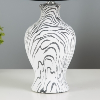 Настольная лампа "Власта" E14 40Вт белый-черный 23х23х36 см RISALUX