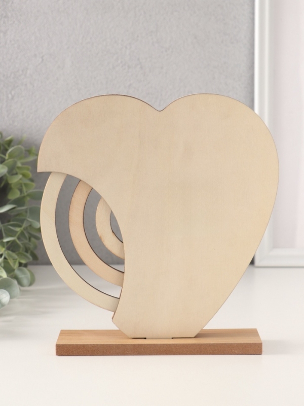 Сувенир дерево настольный календарь "Две птички на сердце" 3,7х18х19,5 см