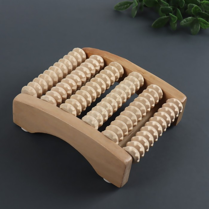 Массажёр для ног &laquo;Ножное счастье&raquo;, 17 &times; 14 &times; 6 см, 6 рядов, деревянный