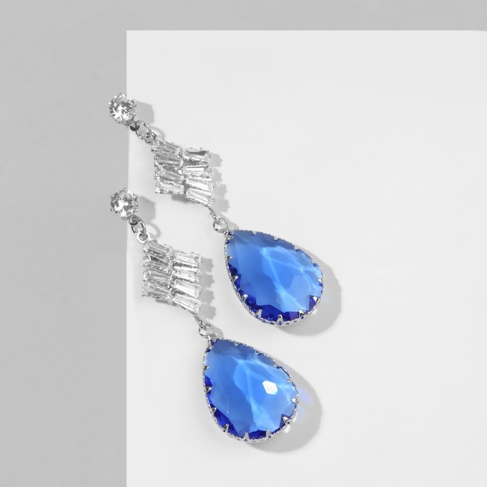 Серьги со стразами «Эдем» бриз, цвет сине-белый в серебре Серьги со стразами «Эдем» бриз, цвет сине-белый в серебре