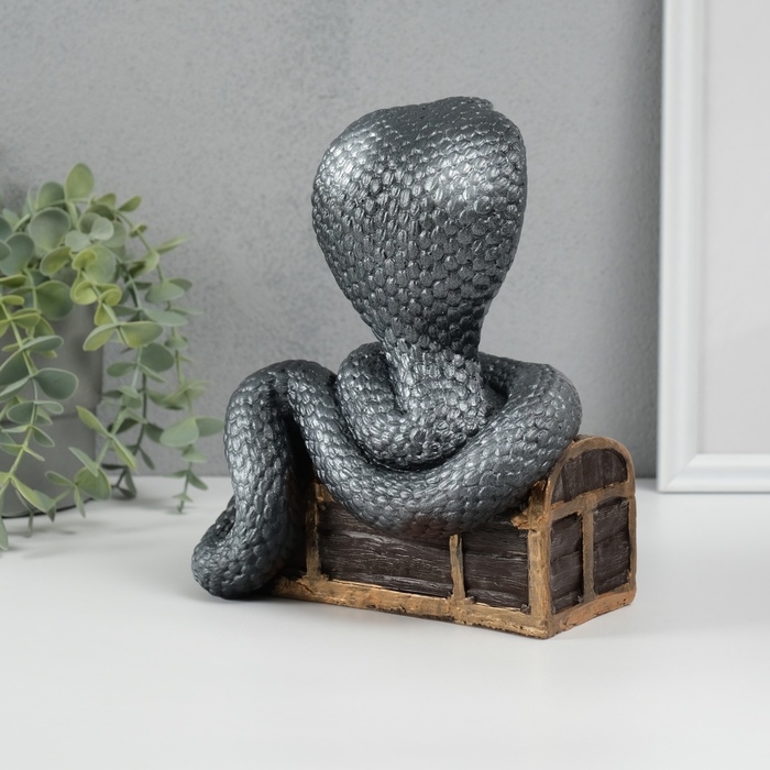 Новогодняя копилка Новогодняя копилка "Кобра на сундуке " 20 х 17 х 12 см, серебристый