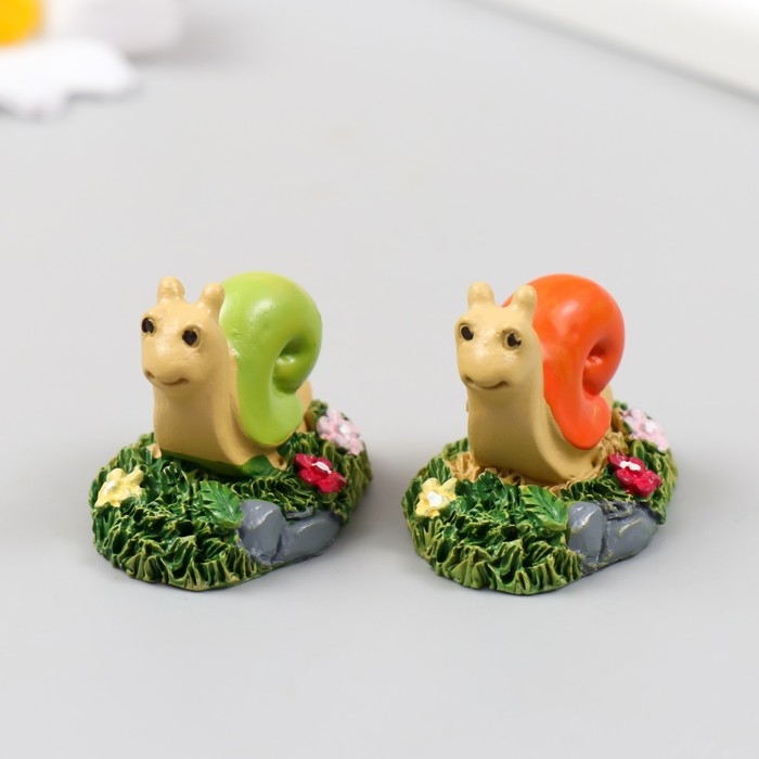 Фигурка для флорариума полистоун Фигурка для флорариума полистоун "Улиточка на полянке" МИКС 4х3х3,3 см