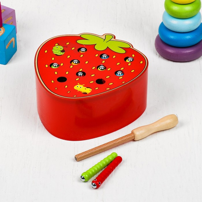 Игрушка развивающая рыбалка «Клубника», 7 × 15,5 × 17 см Игрушка развивающая рыбалка «Клубника», 7 × 15,5 × 17 см