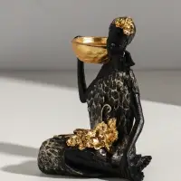 Подсвечник полистоун "Африканка в чёрном платье с цветами" с золотом d=4,5 см 11х13х16 см