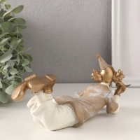 Сувенир полистоун "Клоун с птичкой в ладони" бело-бежевый 20,5х7х8,5 см Сувенир полистоун "Клоун с птичкой в ладони" бело-бежевый 20,5х7х8,5 см